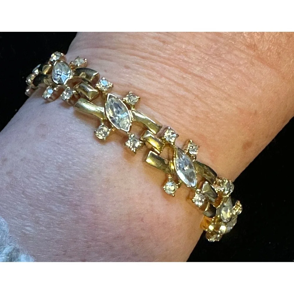 Vintage Mazer Bros Bracelet Gold tone & Rhinestones - Picture 1 of 7